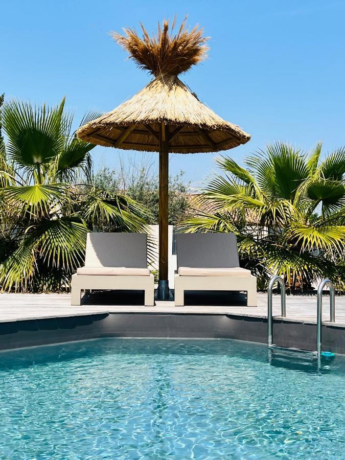 Cabane Le Flamant Avec Jardin, Piscine Et Parking Saintes-Maries-de-la-Mer Zewnętrze zdjęcie