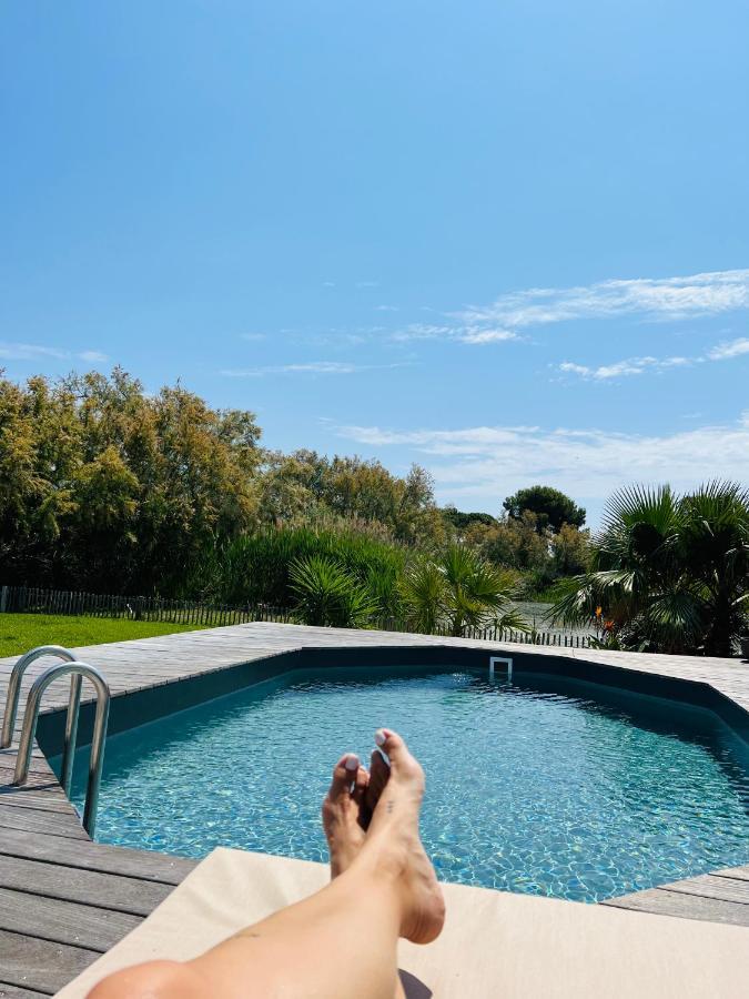 Cabane Le Flamant Avec Jardin, Piscine Et Parking Saintes-Maries-de-la-Mer Zewnętrze zdjęcie