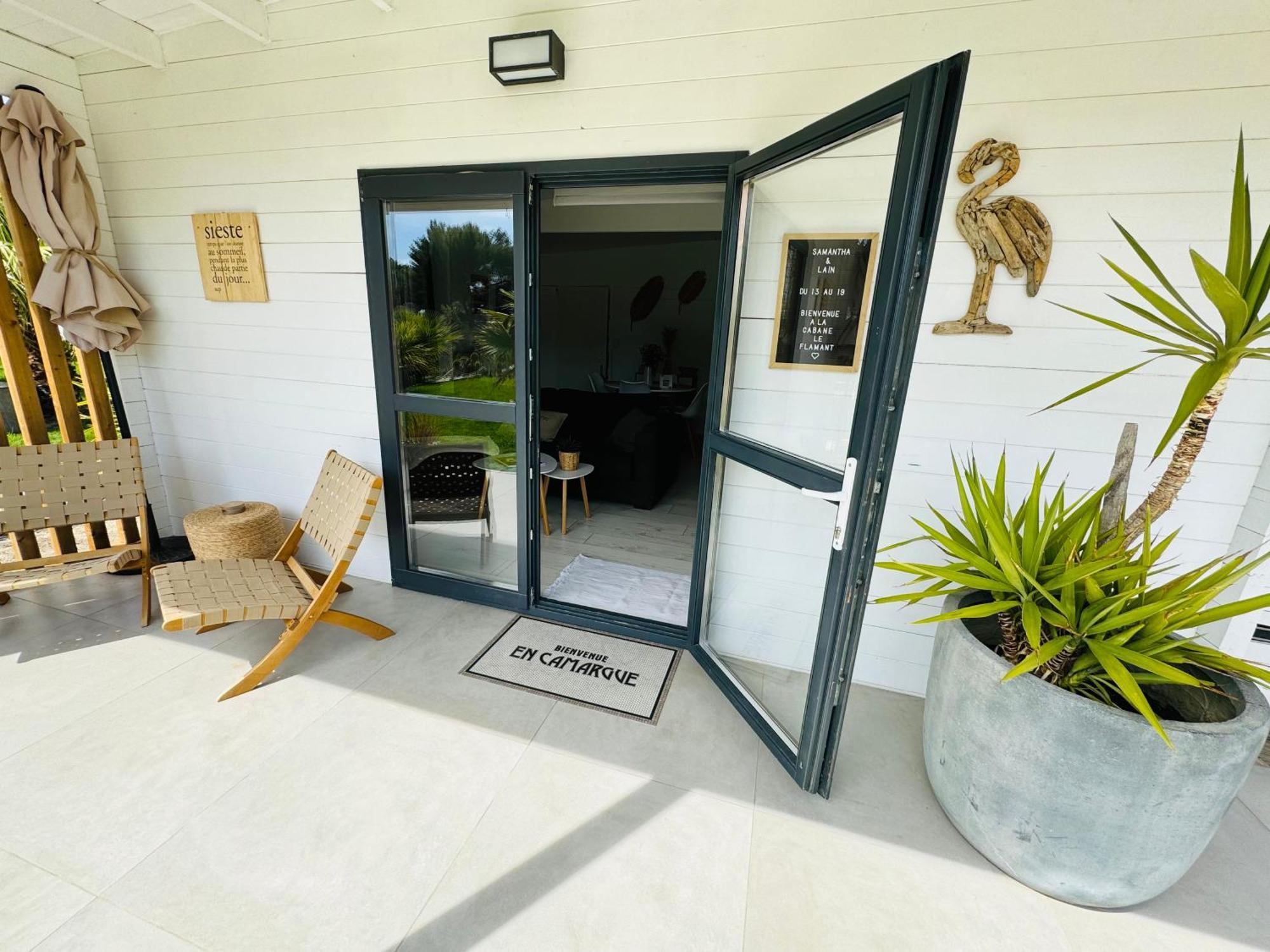Cabane Le Flamant Avec Jardin, Piscine Et Parking Saintes-Maries-de-la-Mer Zewnętrze zdjęcie