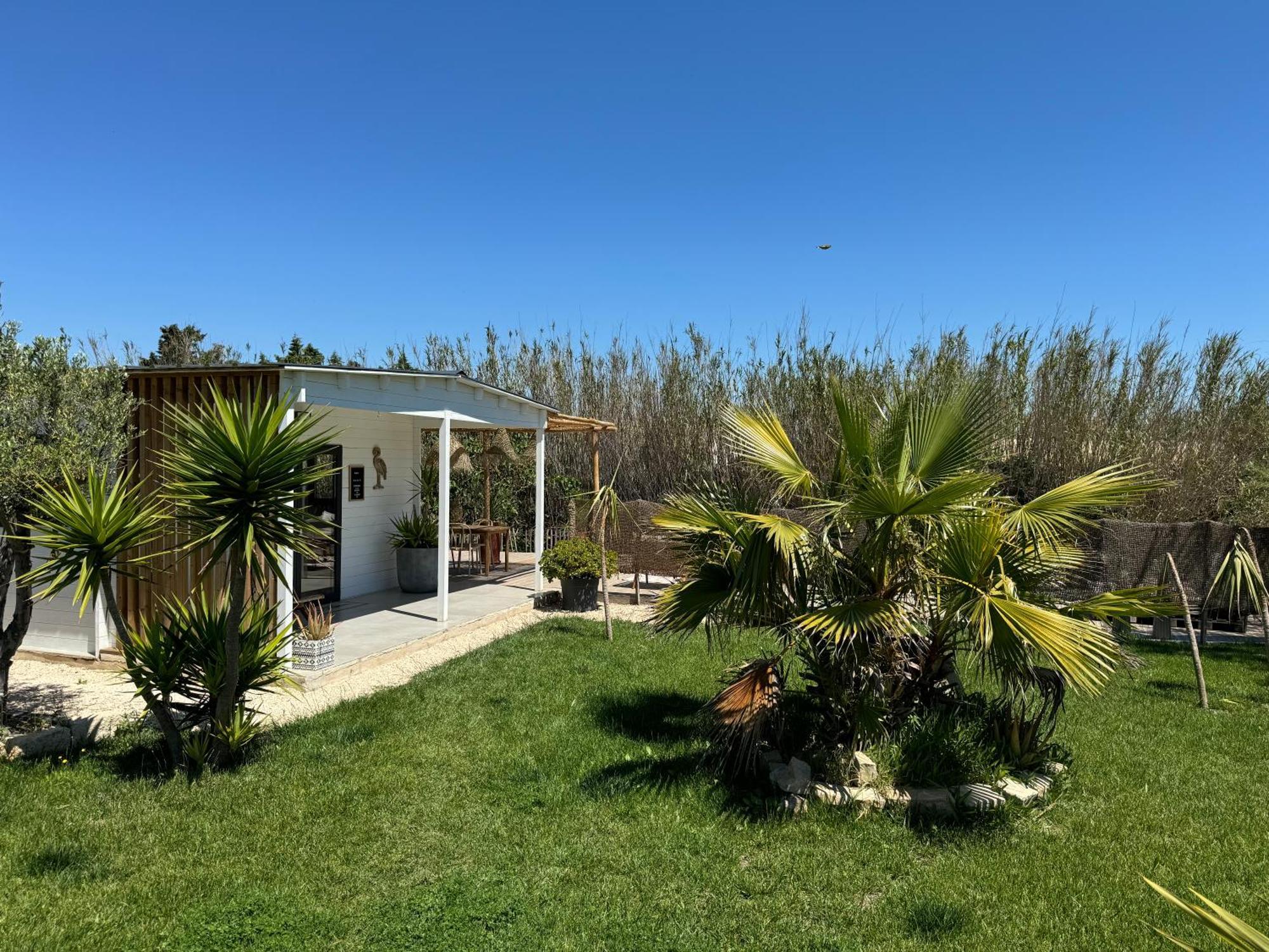 Cabane Le Flamant Avec Jardin, Piscine Et Parking Saintes-Maries-de-la-Mer Zewnętrze zdjęcie
