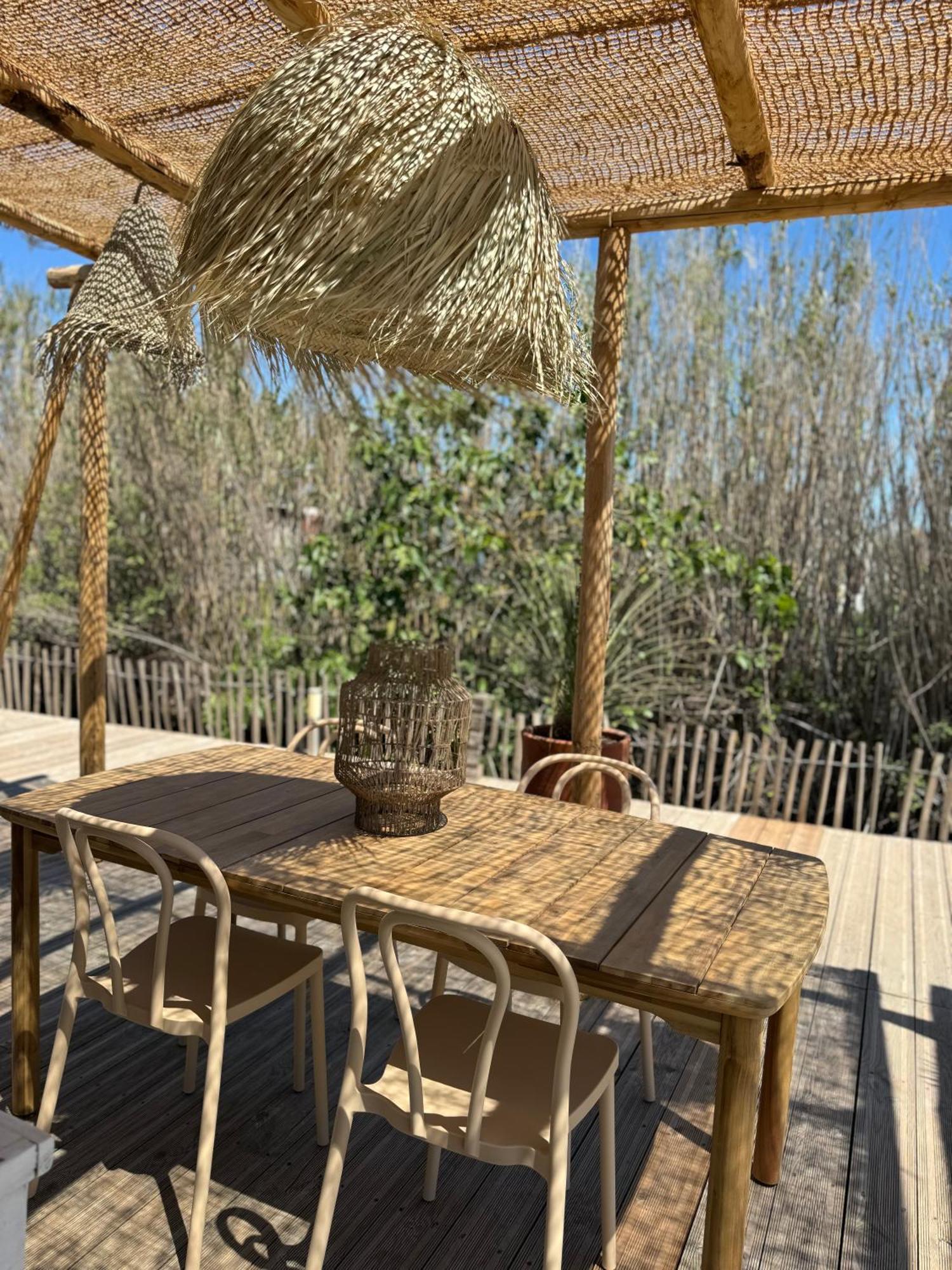 Cabane Le Flamant Avec Jardin, Piscine Et Parking Saintes-Maries-de-la-Mer Zewnętrze zdjęcie